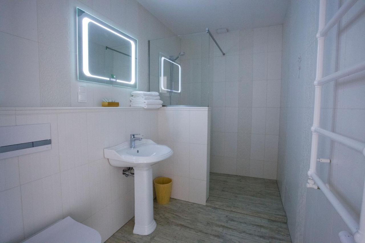 Dwor I Dworek Leszczowate Wellness & Spa Ustrzyki Dolne Luaran gambar